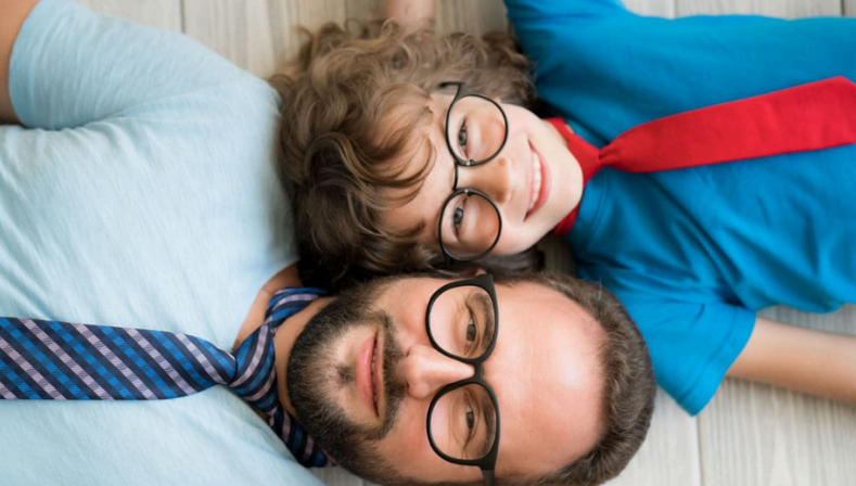Attività, giochi ed esperienze pensate per rafforzare il legame tra papà e figli attraverso esperienze condivise e divertenti.